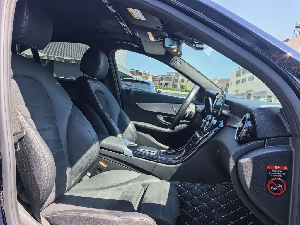 Mercedes-Benz C-Class — миниатюра 12