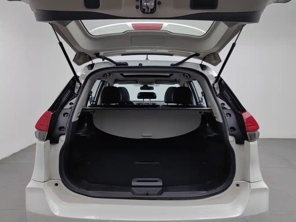Nissan X-Trail — миниатюра 16