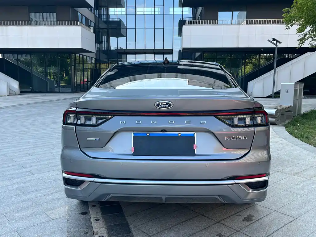 Ford Mondeo — миниатюра 5