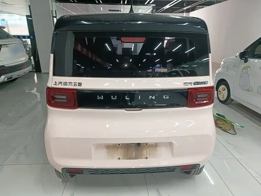 Wuling MINIEV — миниатюра 6