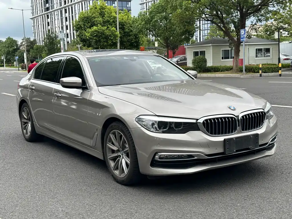 BMW 5 Series New Energy — миниатюра 3
