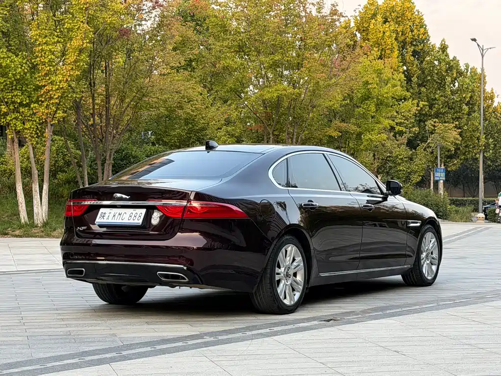 Jaguar XFL — миниатюра 6