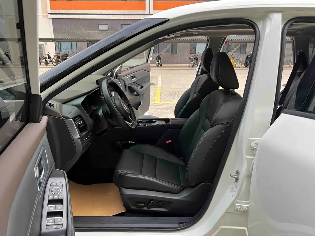 Nissan X-Trail — миниатюра 6