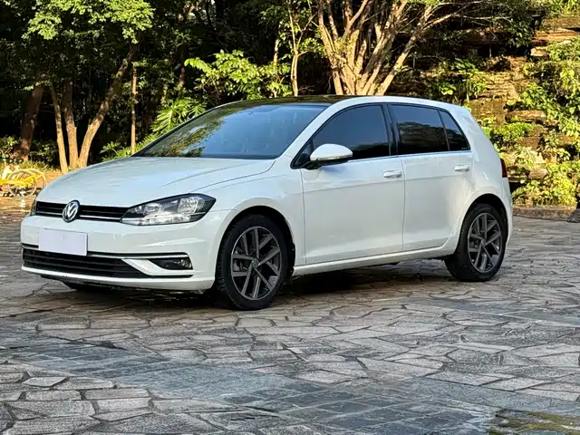 VOLKSWAGEN GOLF 2020