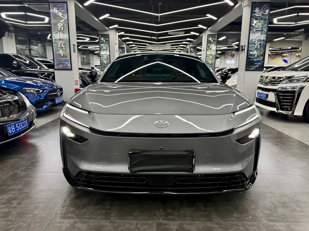 Toyota bZ7 — миниатюра 2