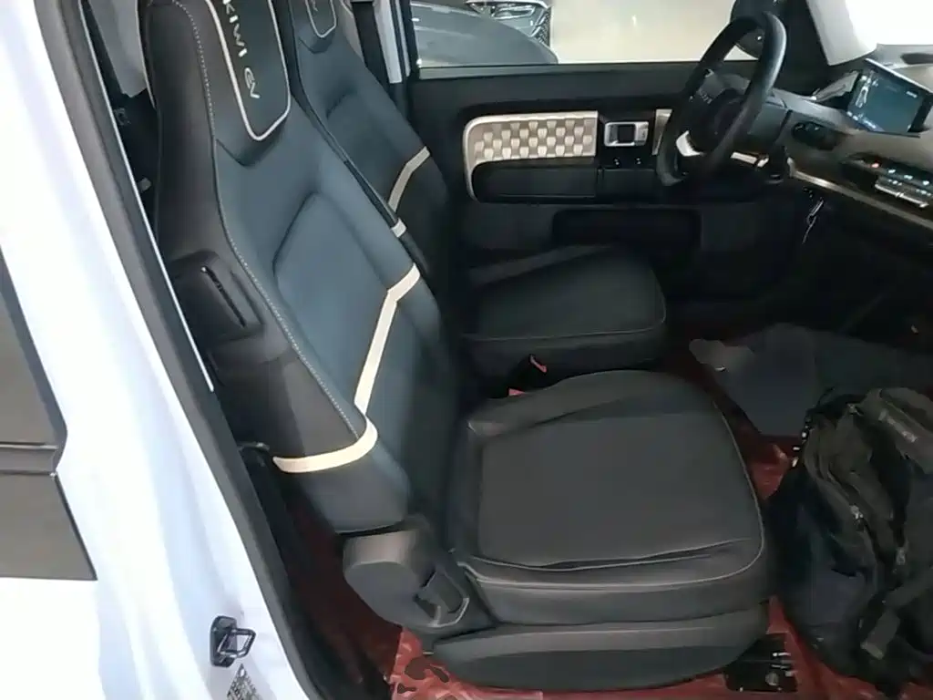 Baojun KiWi EV — миниатюра 25