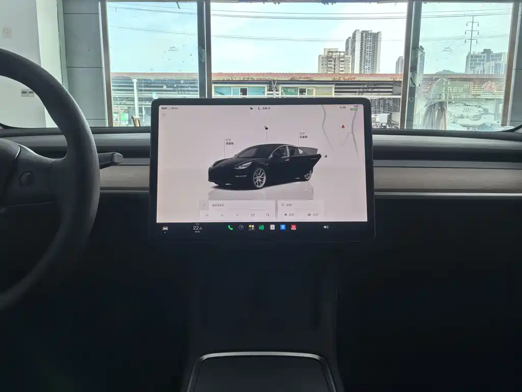 Tesla Model 3 — миниатюра 7