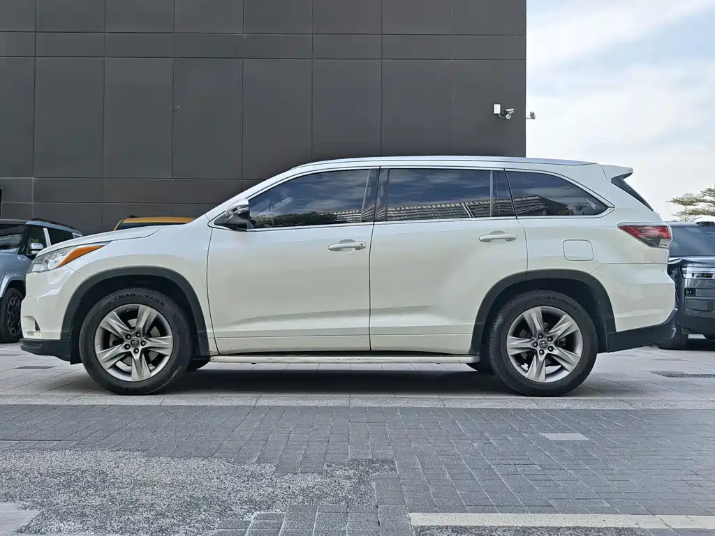 Toyota Highlander — миниатюра 9