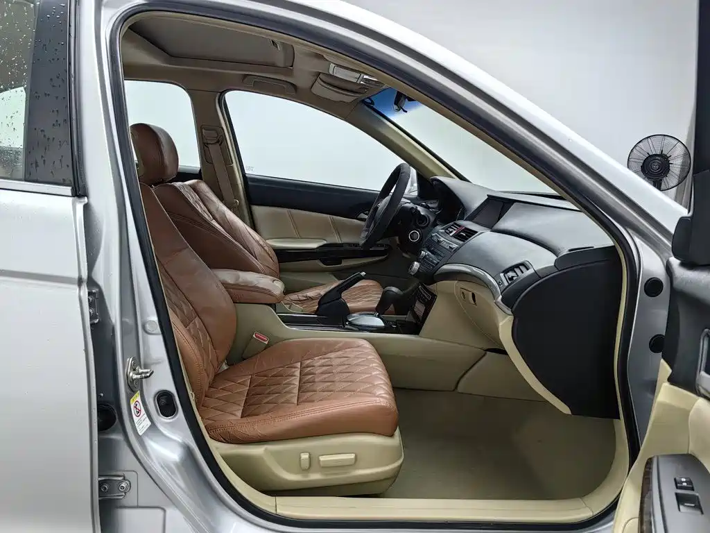 Honda Accord — миниатюра 23