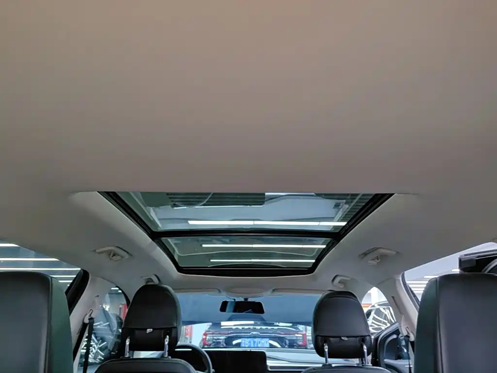 Ford Edge — миниатюра 18