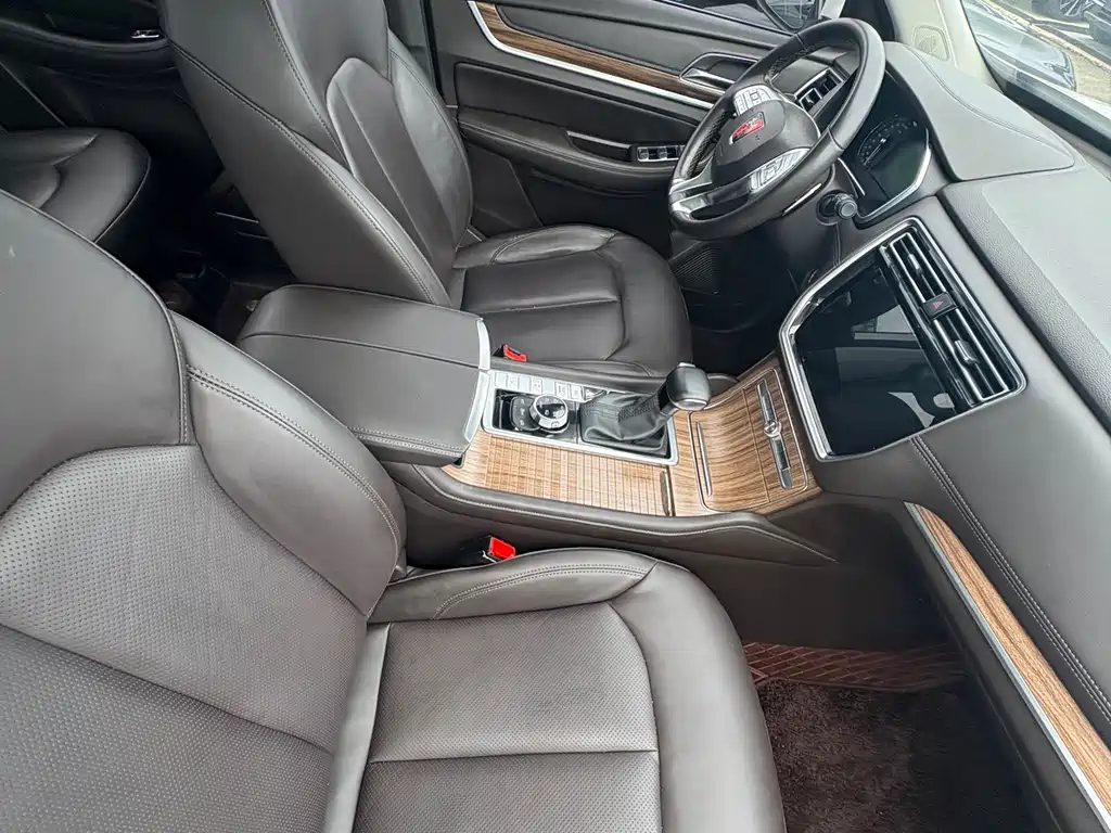Roewe RX8 — миниатюра 7