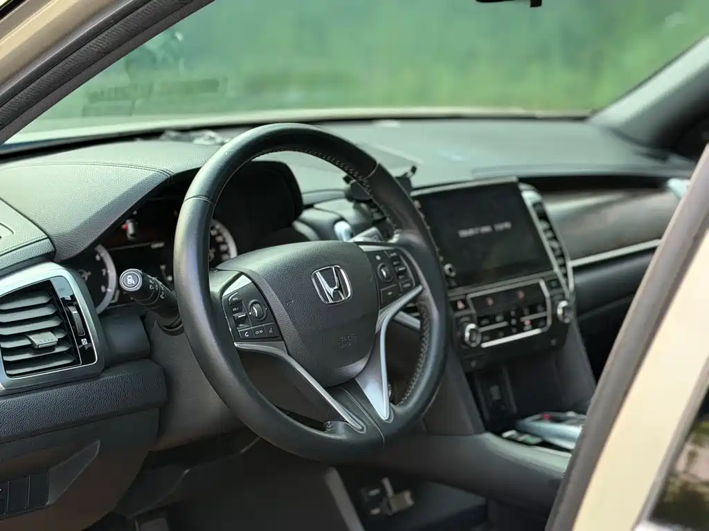 Honda UR-V — миниатюра 5