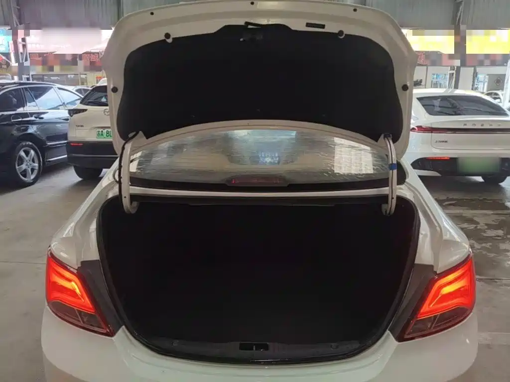 Hyundai Verna — миниатюра 19