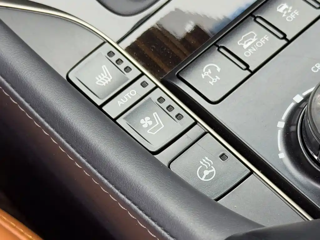 Lexus LX — миниатюра 18