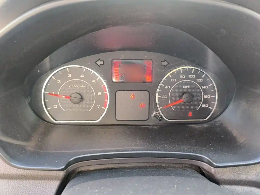 Wuling Hongguang V — миниатюра 4