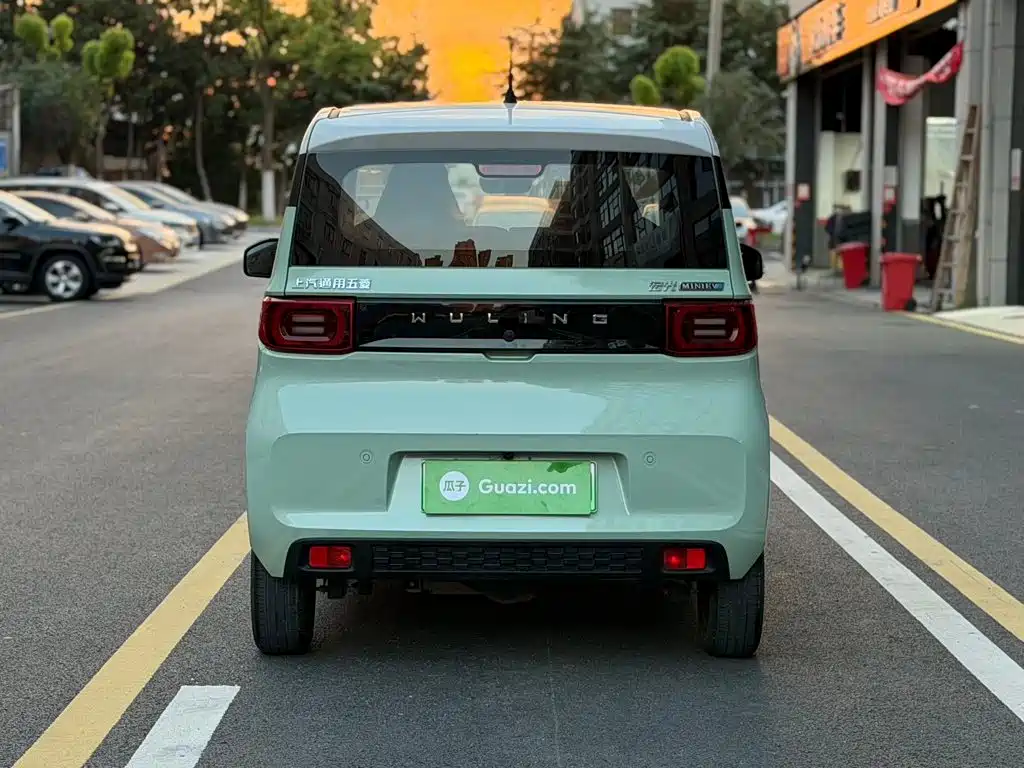 Wuling MINIEV — миниатюра 5