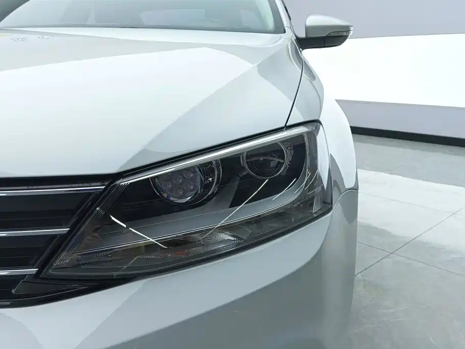 Volkswagen Sagitar — миниатюра 5