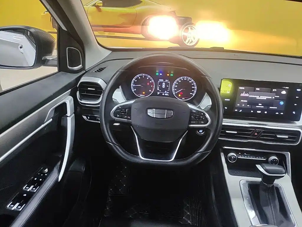 Geely Binyue — миниатюра 11