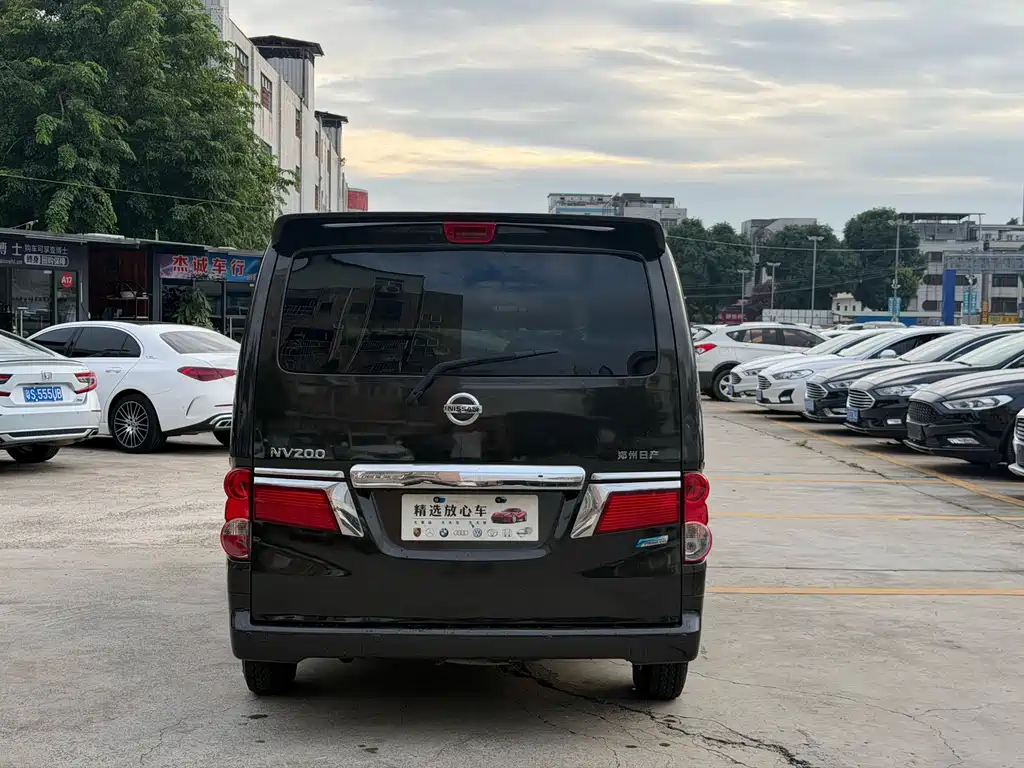Nissan NV200 — миниатюра 5