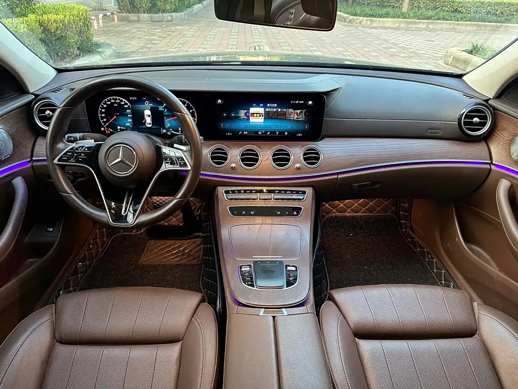 Mercedes-Benz E-Class — миниатюра 9