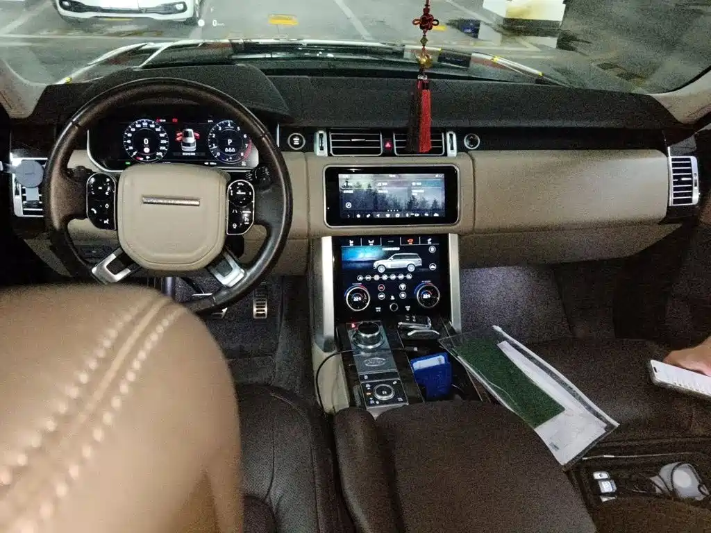 Land Rover Range Rover — миниатюра 13