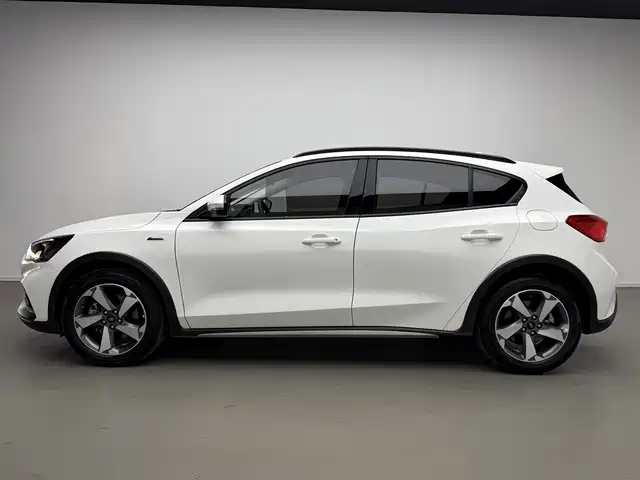Ford Focus Active — миниатюра 3