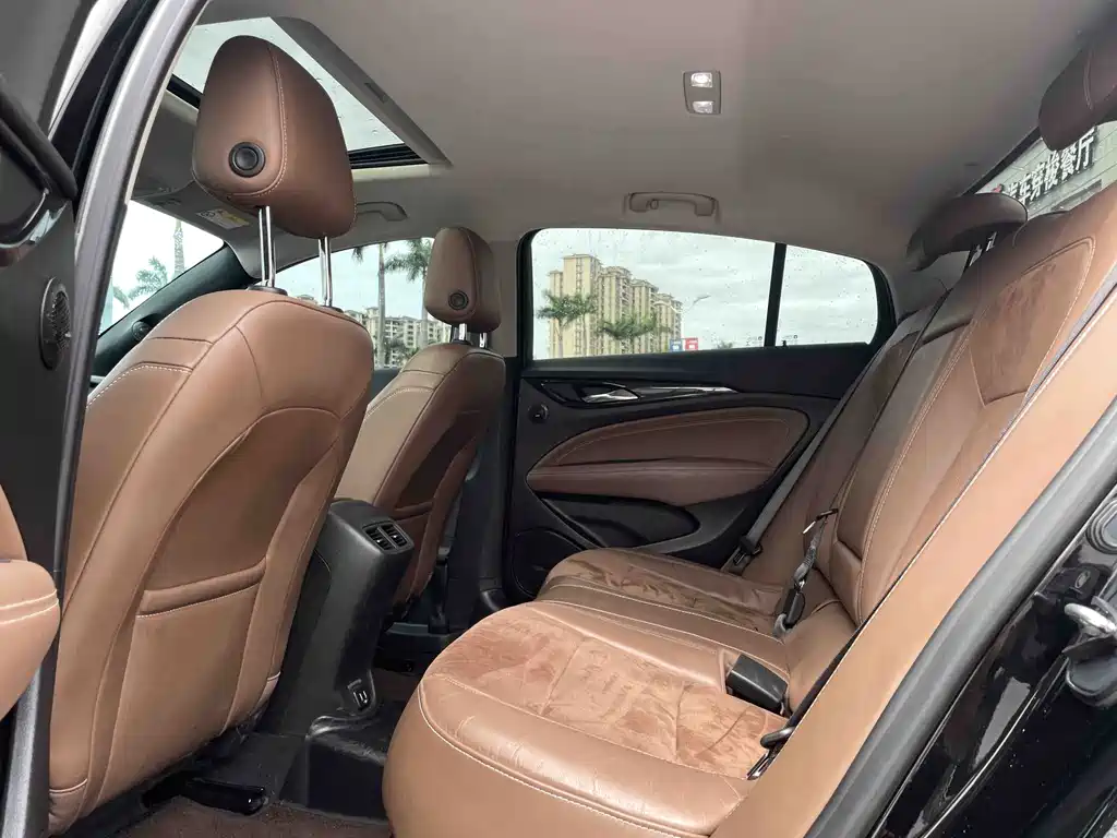 Buick Regal — миниатюра 10