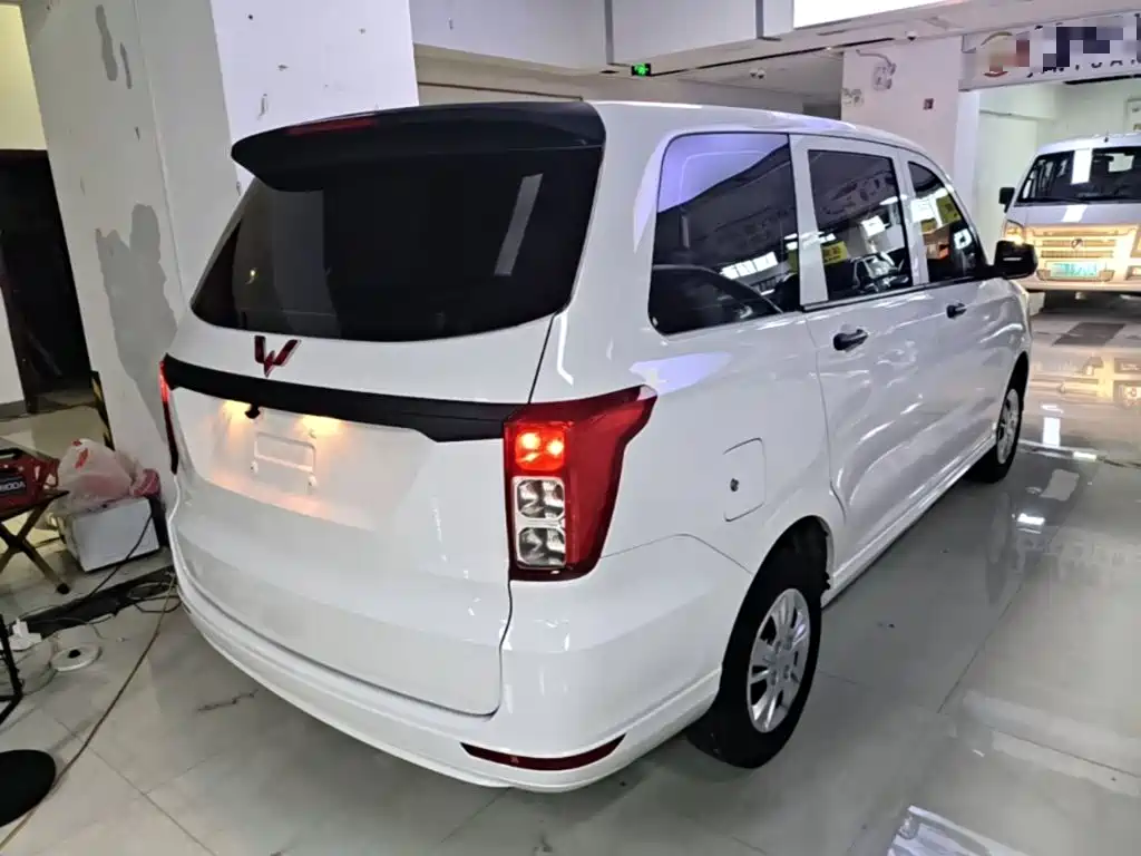 Wuling Hongguang — миниатюра 7