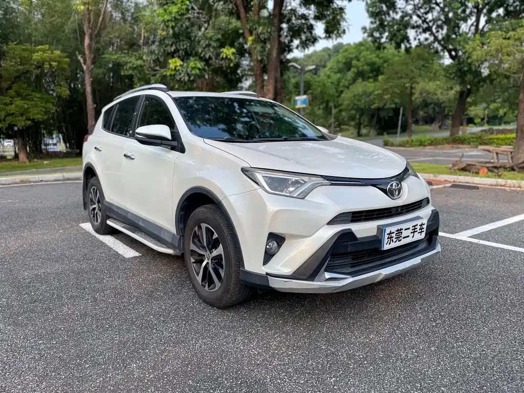 Toyota RAV4 — миниатюра 3