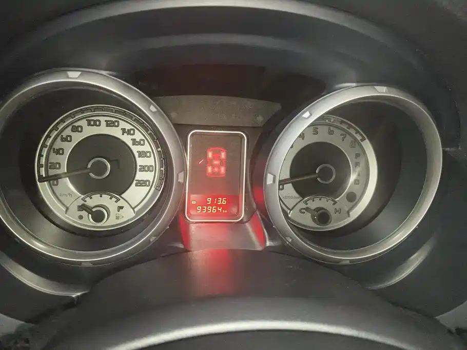 Mitsubishi Pajero (Import) — миниатюра 14