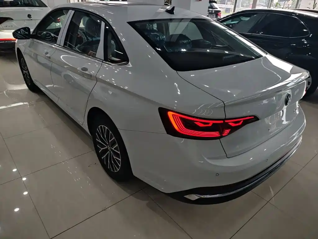 Volkswagen Sagitar 2025 200TSI DSG
