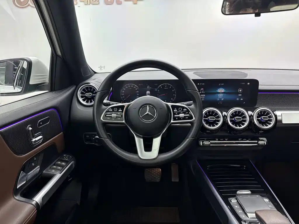 Mercedes-Benz GLB — миниатюра 12