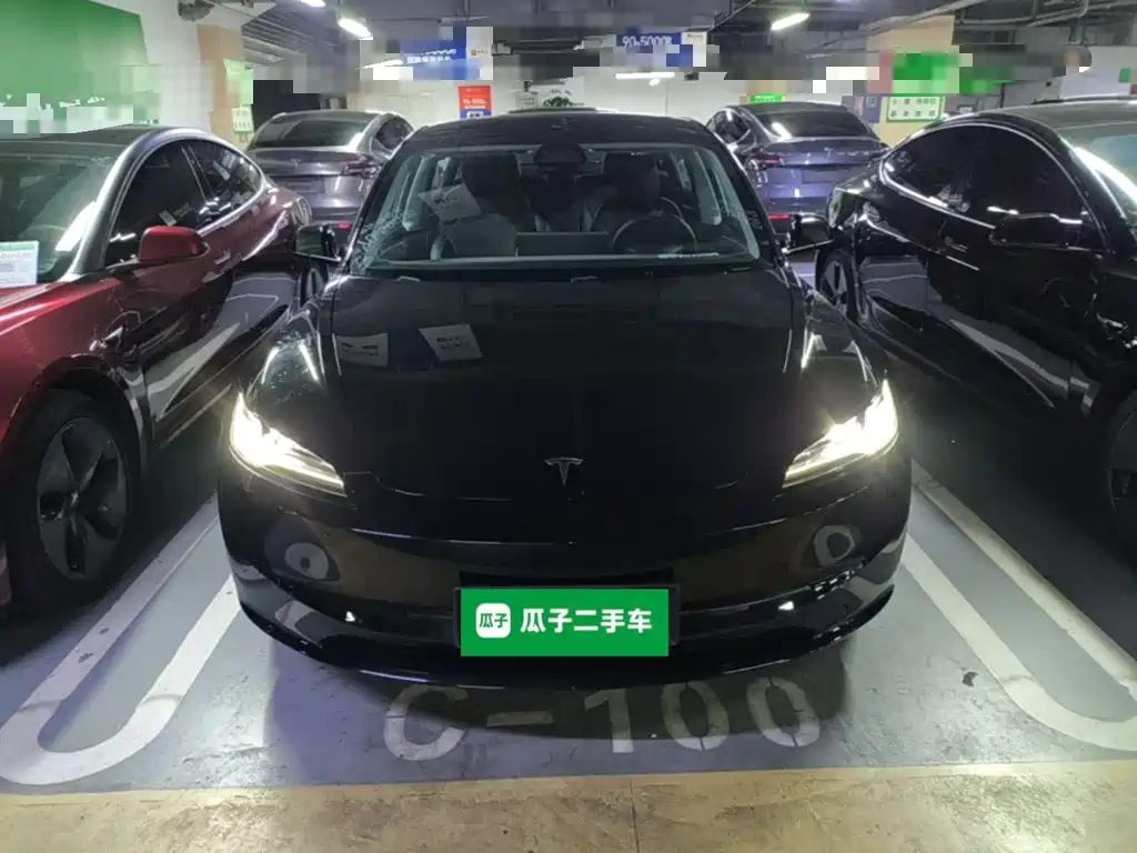 Tesla Model 3 — миниатюра 3