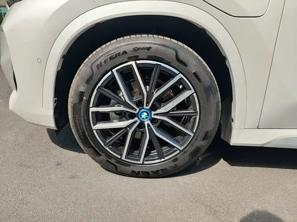 BMW iX1 — миниатюра 23