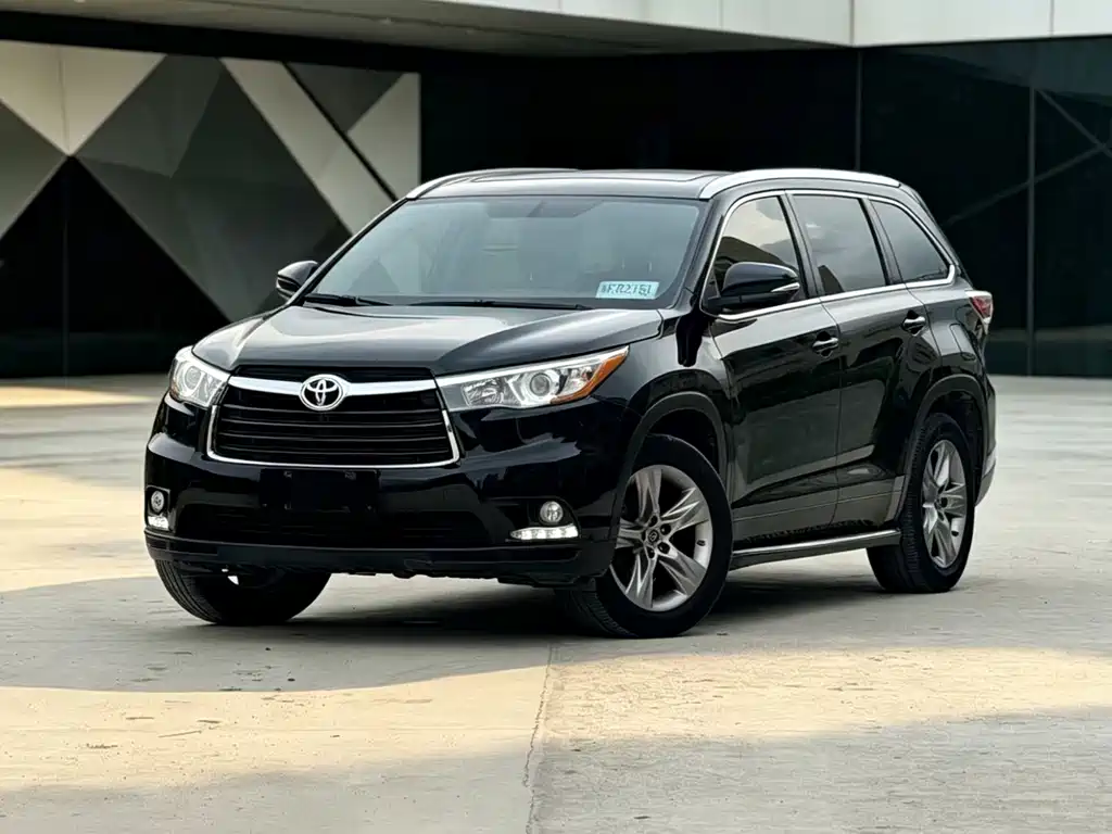 Toyota Highlander 2015 2.0T Luxury 7 мест