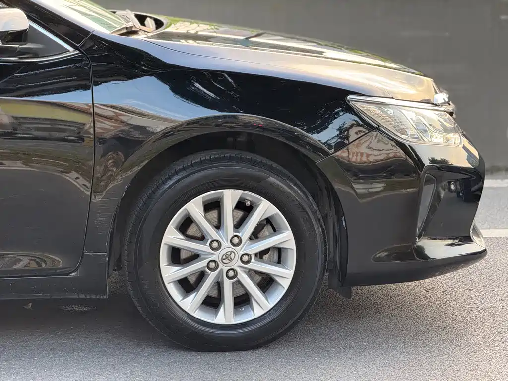 Toyota Camry — миниатюра 17