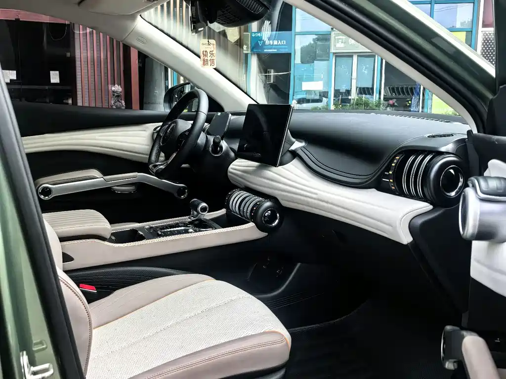 BYD Yuan Plus — миниатюра 8