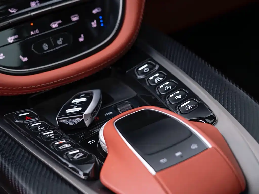 Aston Martin DBX — фотографии объявления, Фото 15