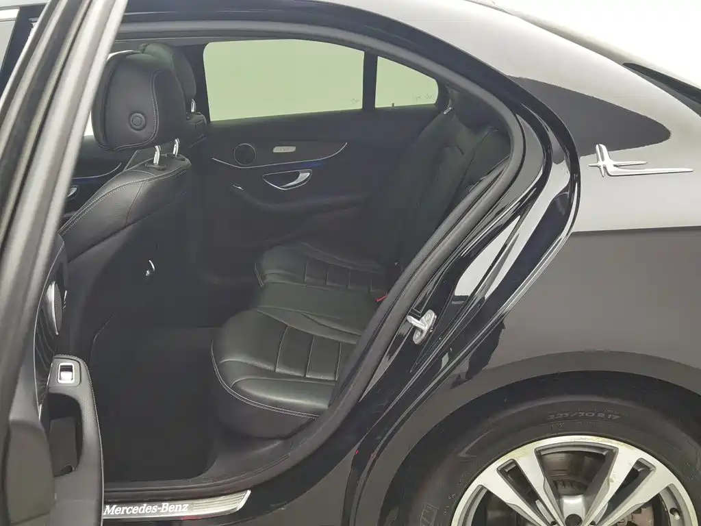 Mercedes-Benz C-Class — миниатюра 15