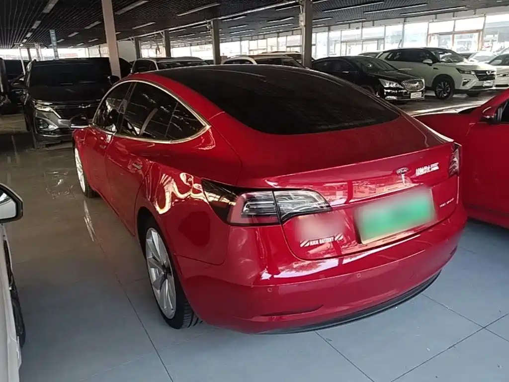 Tesla Model 3 — миниатюра 5