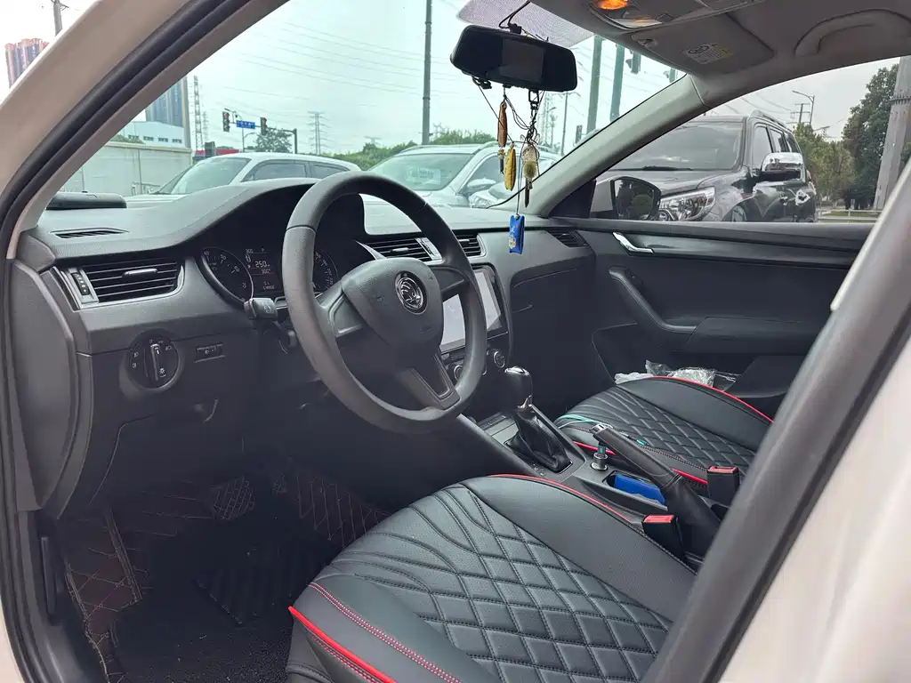 Skoda Octavia — миниатюра 8