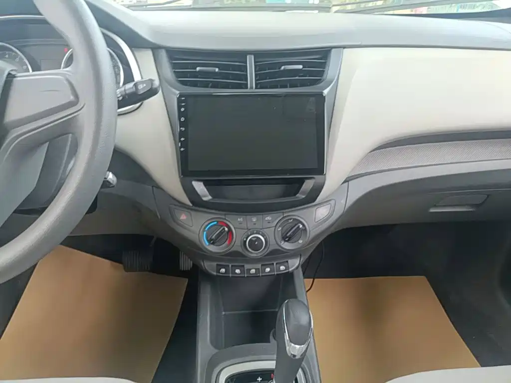 Chevrolet Sail — миниатюра 13