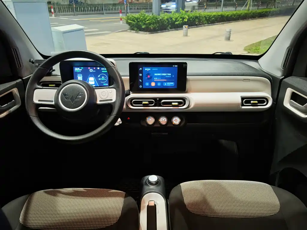 Wuling MINIEV — миниатюра 13