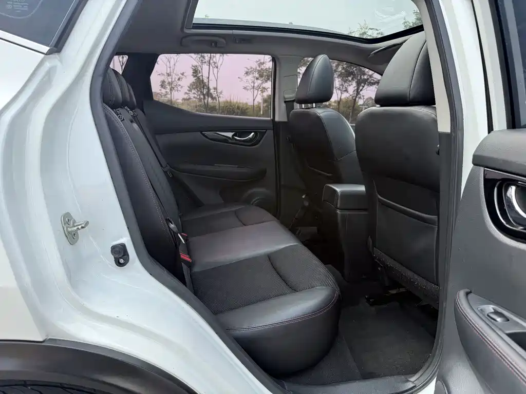 Nissan Qashqai — миниатюра 8