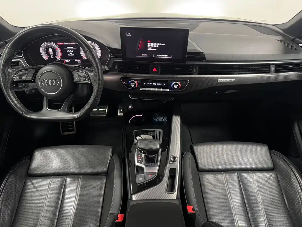 Audi A4L 2024 40 TFSI quattro RS