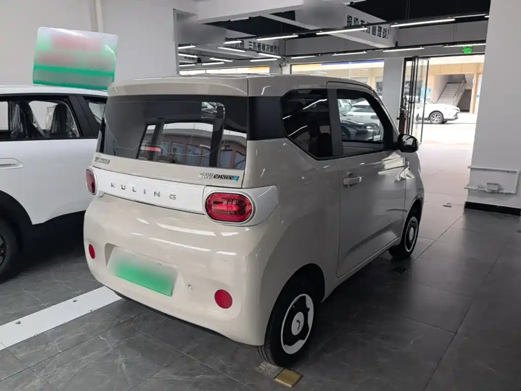 Wuling MINIEV — миниатюра 7