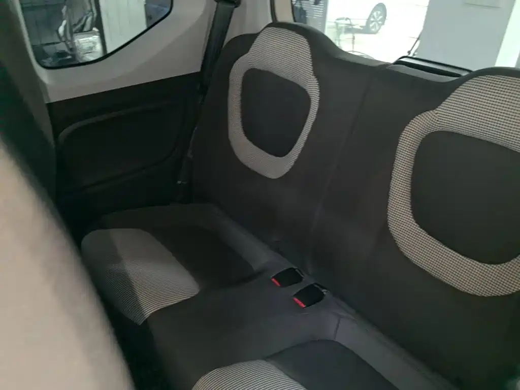 Wuling MINIEV — миниатюра 17