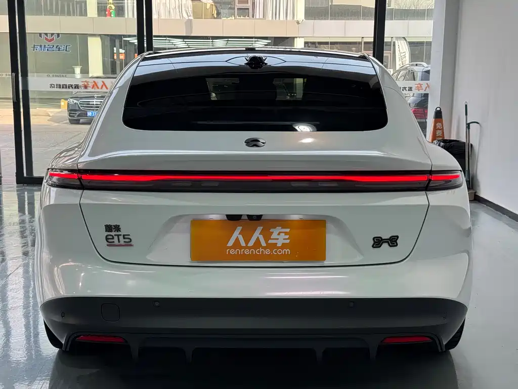 NIO NIO ET5