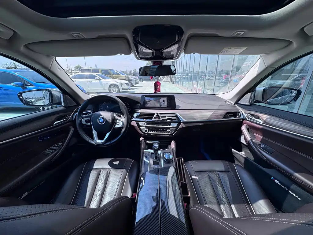 BMW 5 Series — миниатюра 16