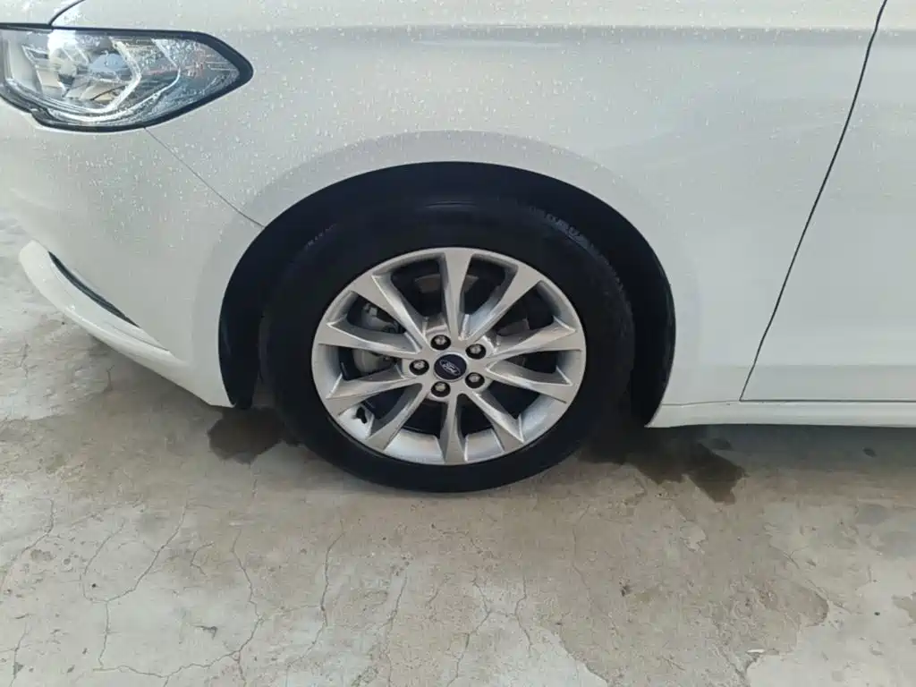 Ford Mondeo — миниатюра 23
